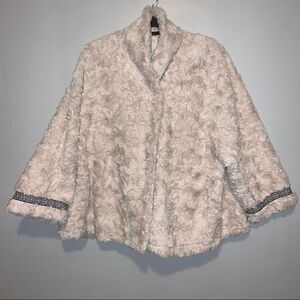 Sz Large Cream White Faux Fur Shawl Cape